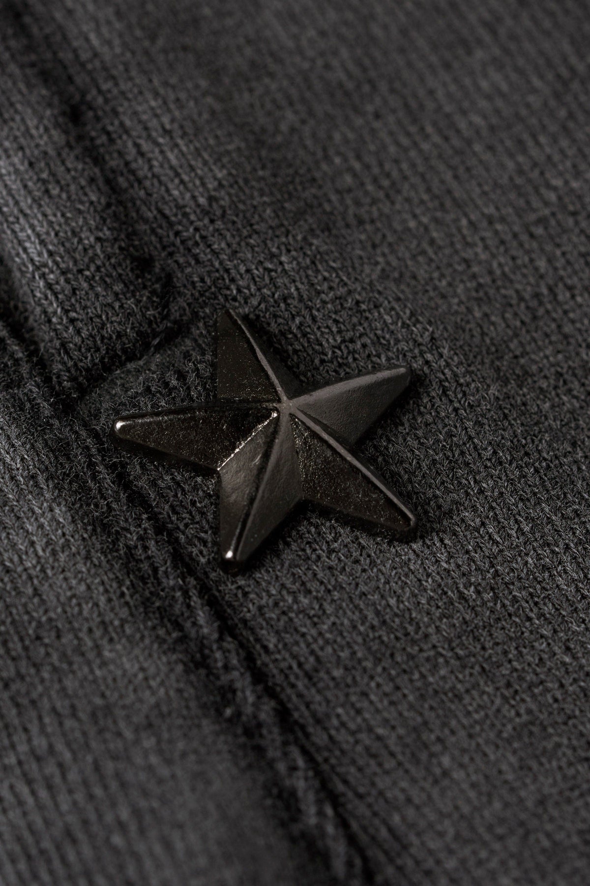 2058 - Superstar Sweats - Superstar Sweats in heavyweight 460 GSM terry cotton with a structured, no-cuff fit. Garment-washed with star patches for a vintage-meets-streetwear look.