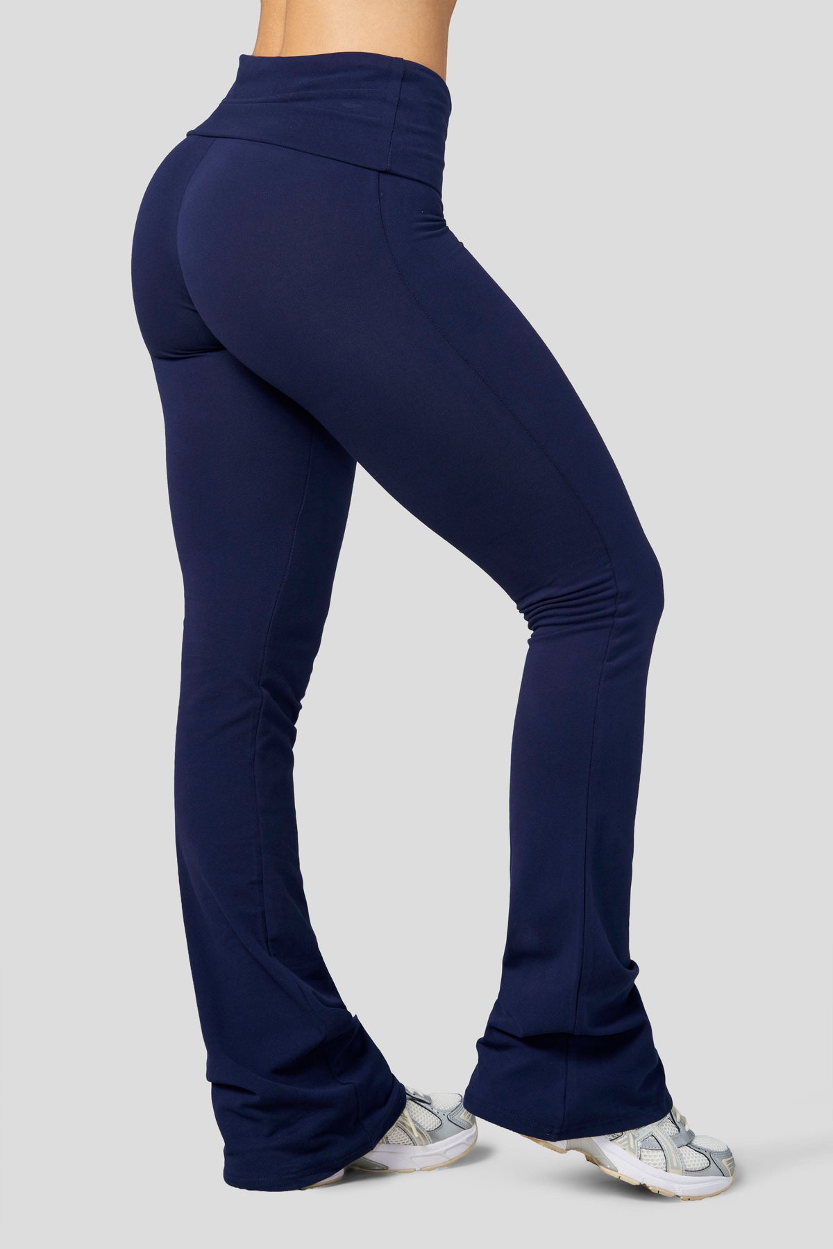 W2305 - Studio Edit Foldover Flares REG