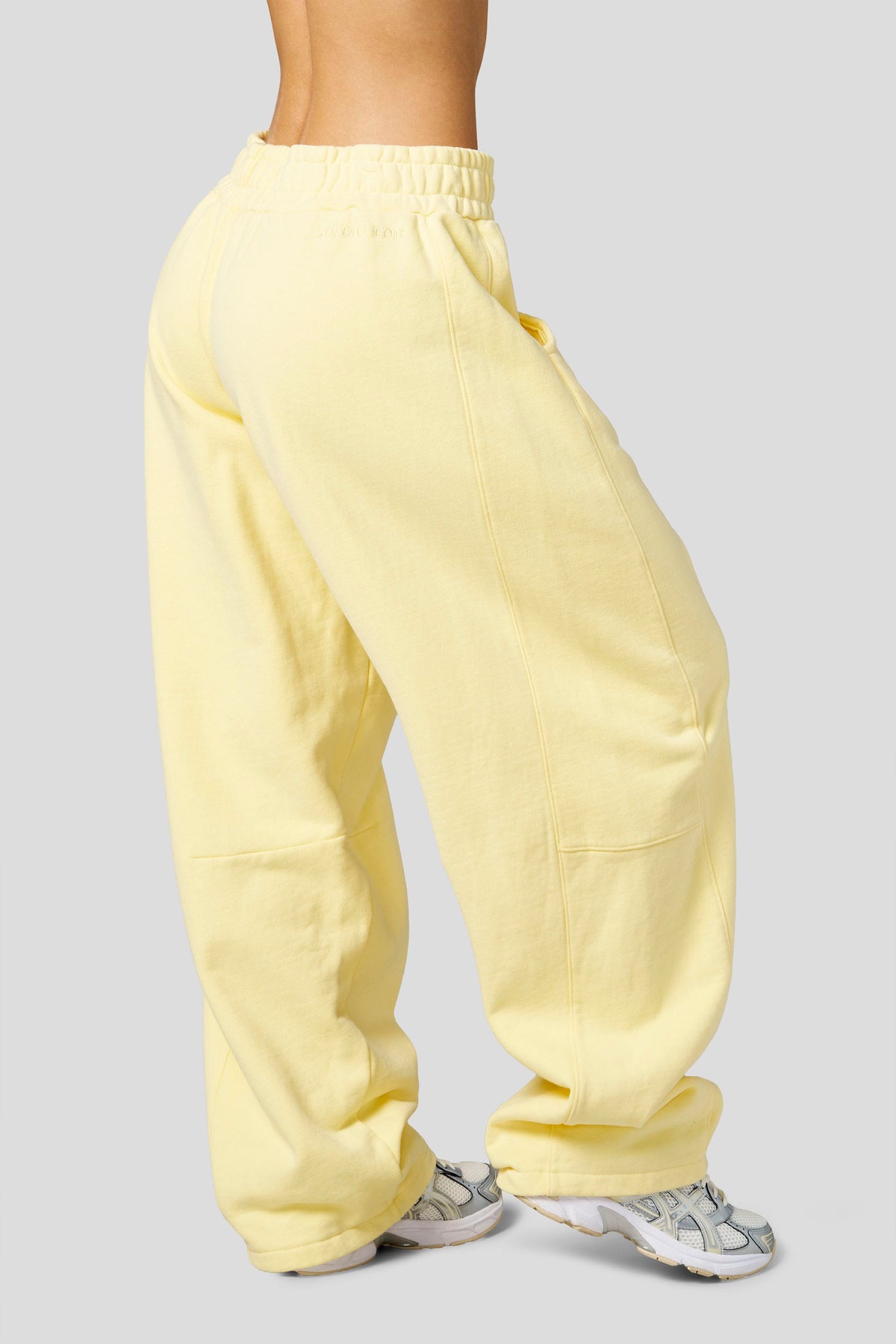 W2255 - Studio Edit Barrel Jogger New